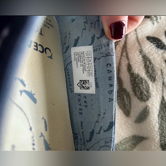 Tom’s - Picture 4 of 5